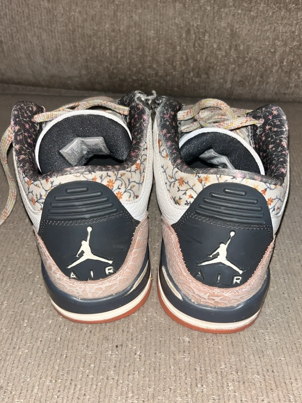 Air Jordan 3 Mid Top Unisex Kids Sneakers Floral White/Black US 7